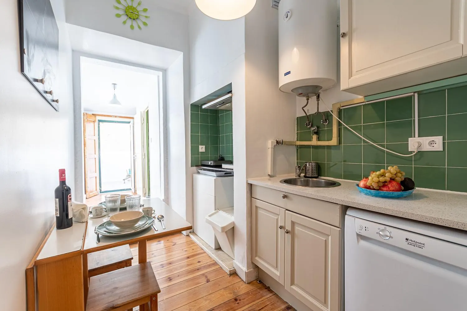 Spacious Apartment With Terrace At Graca Lisboa